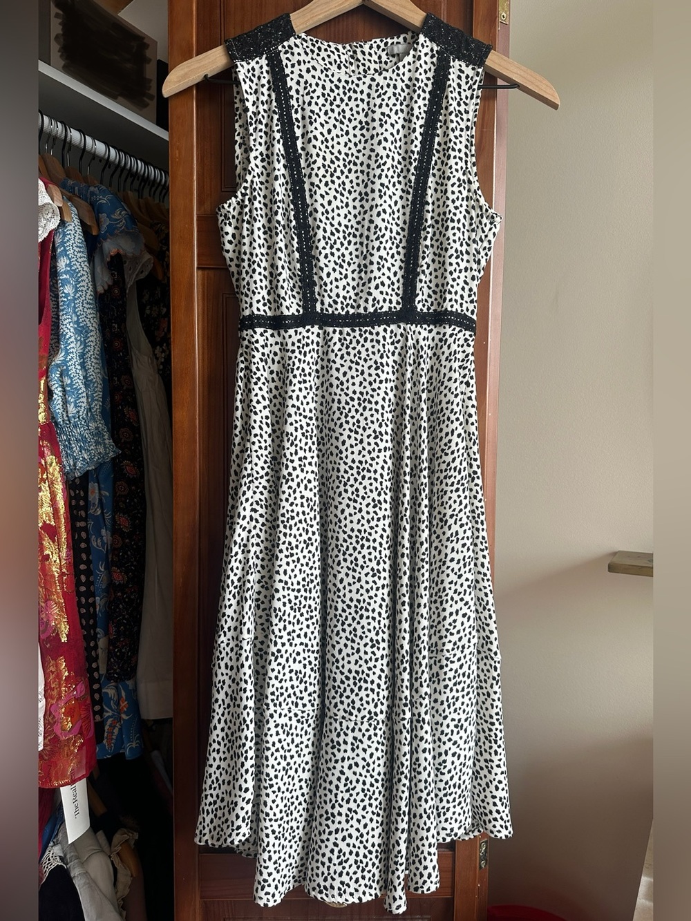 H&M Black & White Animal Print Sleeveless Fit-and-Flare Dress sz 2 XS